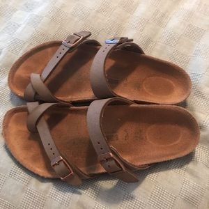 Size 34 kids Birkenstock’s